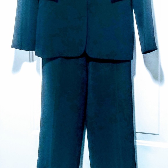 Women's Tahari Arthur S. Levine 2 Pc Pant Suit - Picture 2 of 5